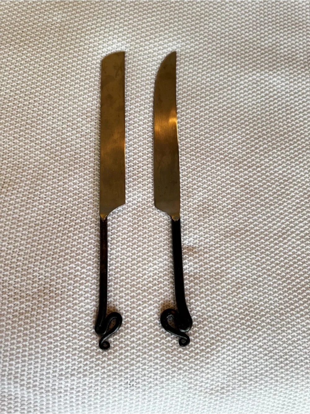 VINTAGE Iron Forged Silver Steel Knives w Curled Black Handles HEAVY!!